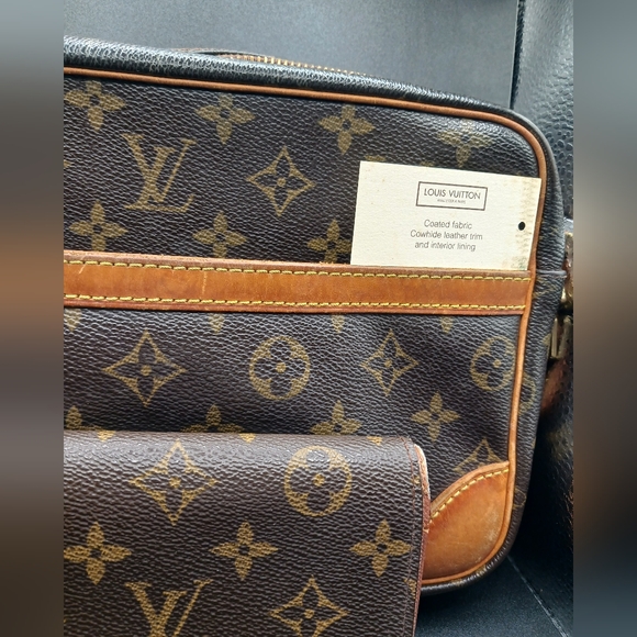 🏷 AS-IS Louis Vuitton Wallet Lot – Monogram Canvas – Parts or Repair - Picture 3 of 17